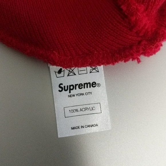 Supreme x Futura Red Beanie (F/W 2011) (Like NEW) - Picture 3 of 3